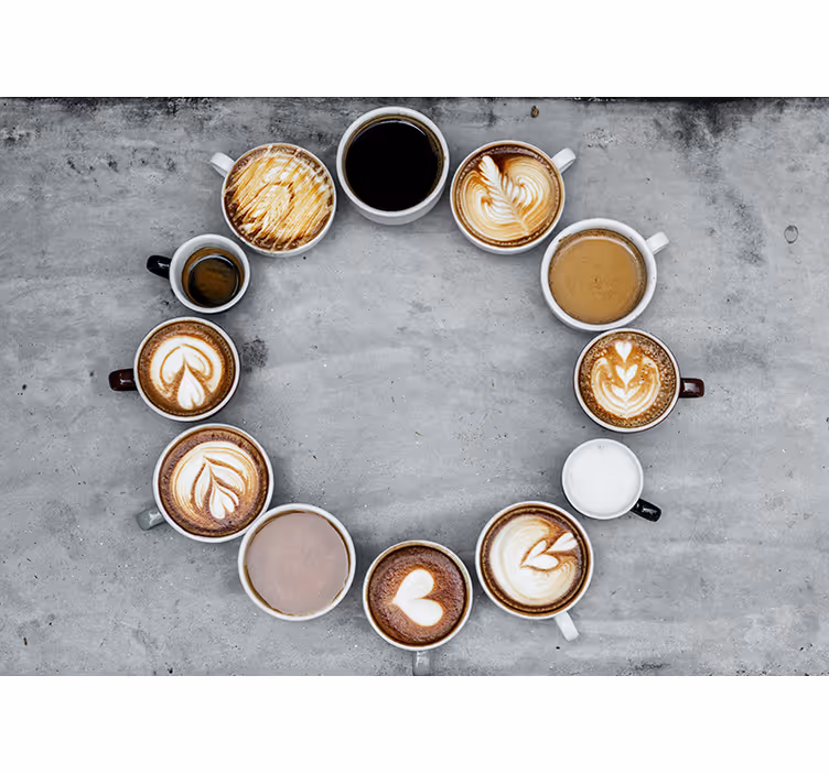 Küchenfenster rollo mit verschiedenen kaffeetassen im kreis - TenStickers
