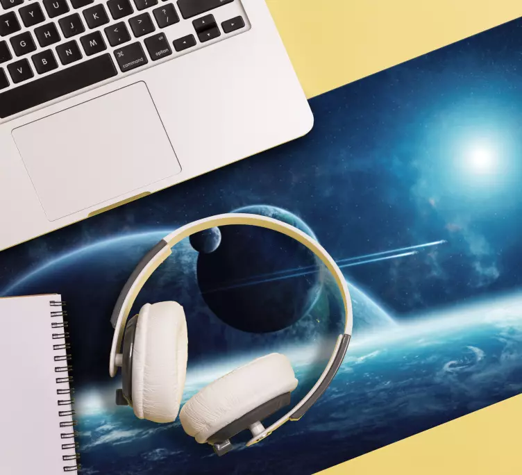 Gaming mauspad mit kosmischer planetenszene - TenStickers