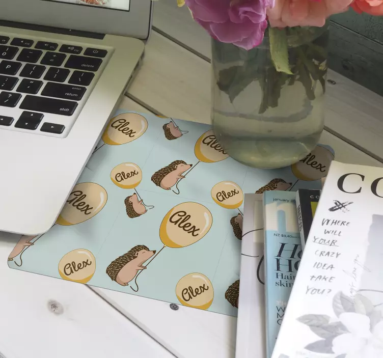 Mauspad mit namen igel mit luftballons - TenStickers