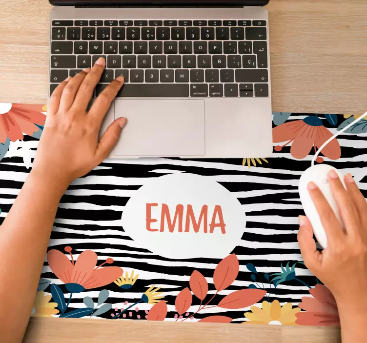 Mauspad mit namen im floralen personalisierten stil - TenStickers