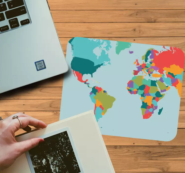 Mousepad weltkarte lebendige geografische darstellung - TenStickers