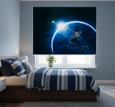 Rollo fenster schwarz erde aus dem weltraum mit sonnenflare - TenStickers