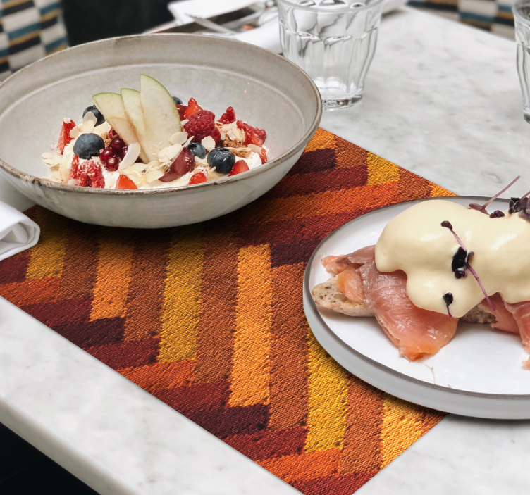 Tischset mit lebhaftem geometrischen muster - TenStickers