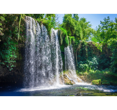 Idyllischer Wasserfall Landschaft Fototapete - TenStickers