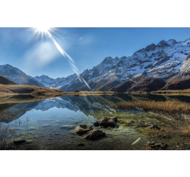 Strahlende Sonne Fototapete Berge - TenStickers