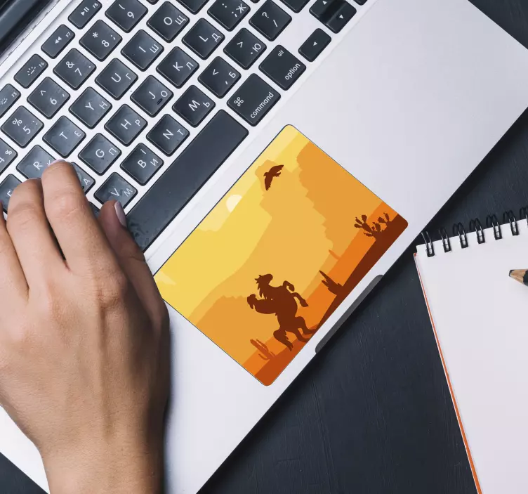 Touchpad Sticker sonnenuntergang in der wüste - TenStickers