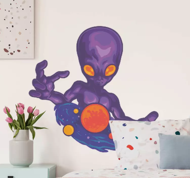 Wandtattoo Weltall lila alien hält planeten - TenStickers
