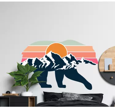 Sticker Natur Wanderbär mit bergen - TenStickers