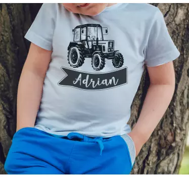 Kinder T Shirt Cooler traktor mit Namen - TenStickers