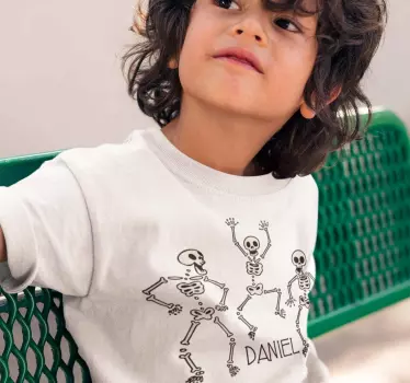 Kinder T Shirt skelett-tanzbewegung mit namen - TenStickers