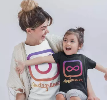 Mutter und tochter t shirt social media duo - TenStickers