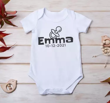 T-Shirt Baby Name Datum und Schnuller - TenStickers