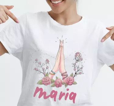 T-shirt mit namen und betenden händen grafik - TenStickers