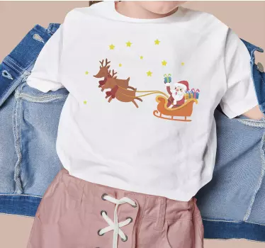 Weihnachts T Shirt Cartoon-Weihnachtsmann in Schlitten - TenStickers