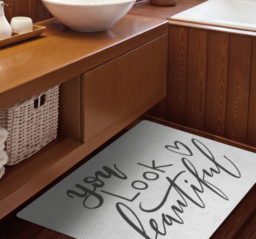 Vinyl teppich Badezimmer Text You look beautiful - TenStickers