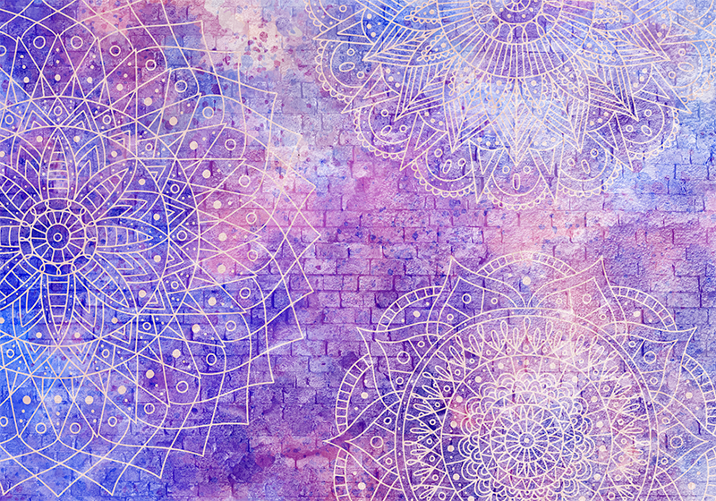 Lila vinyl teppich mit mandala-muster auf ziegelwand - TenStickers